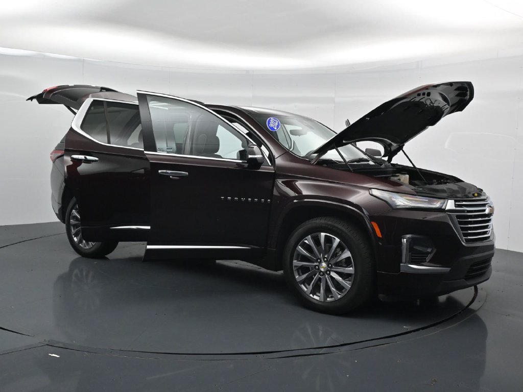 Used 2023 Chevrolet Traverse Premier FWD image 42