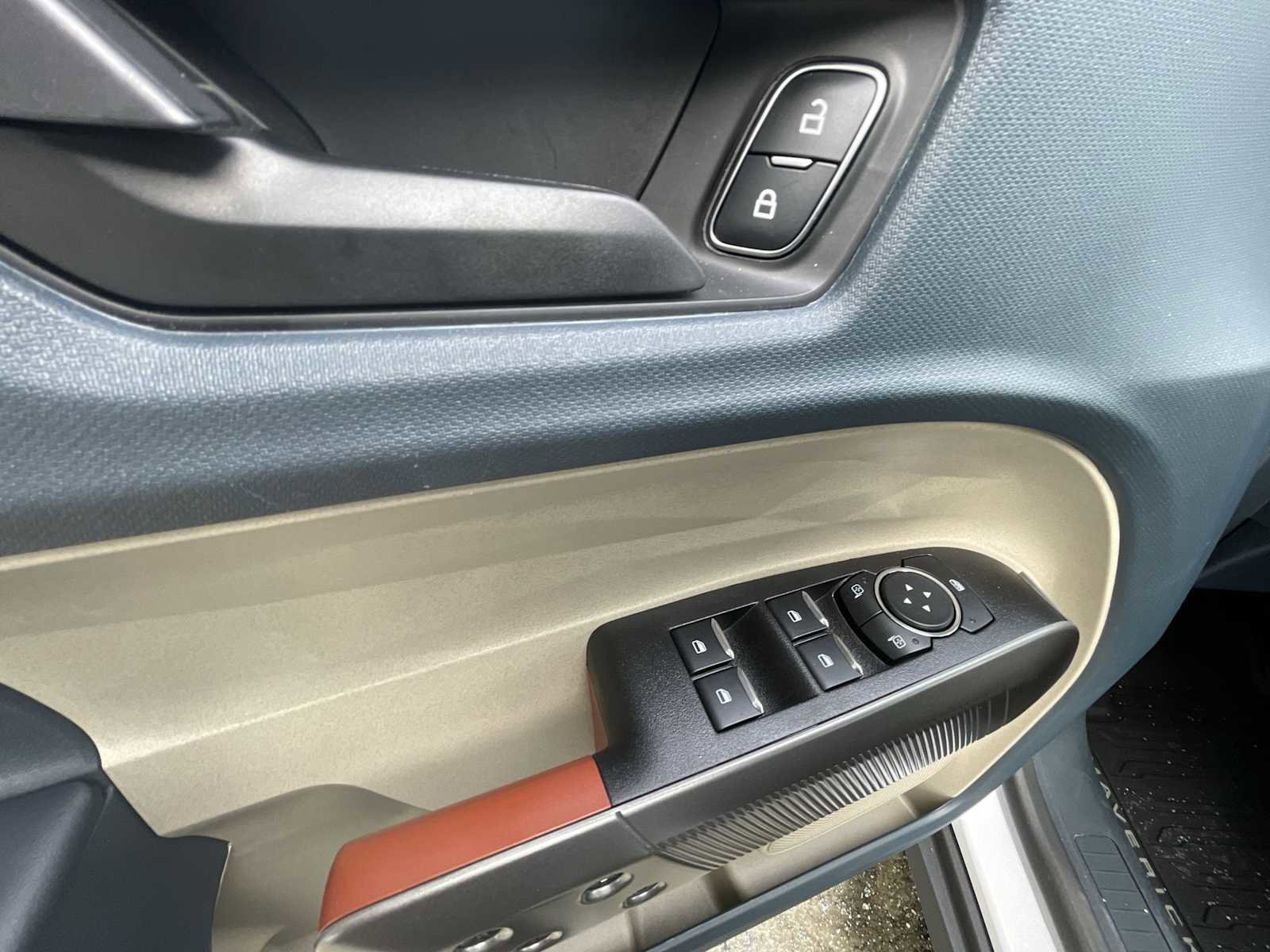 Used 2025 Ford Maverick Lariat w/ 4K Tow Package image 22