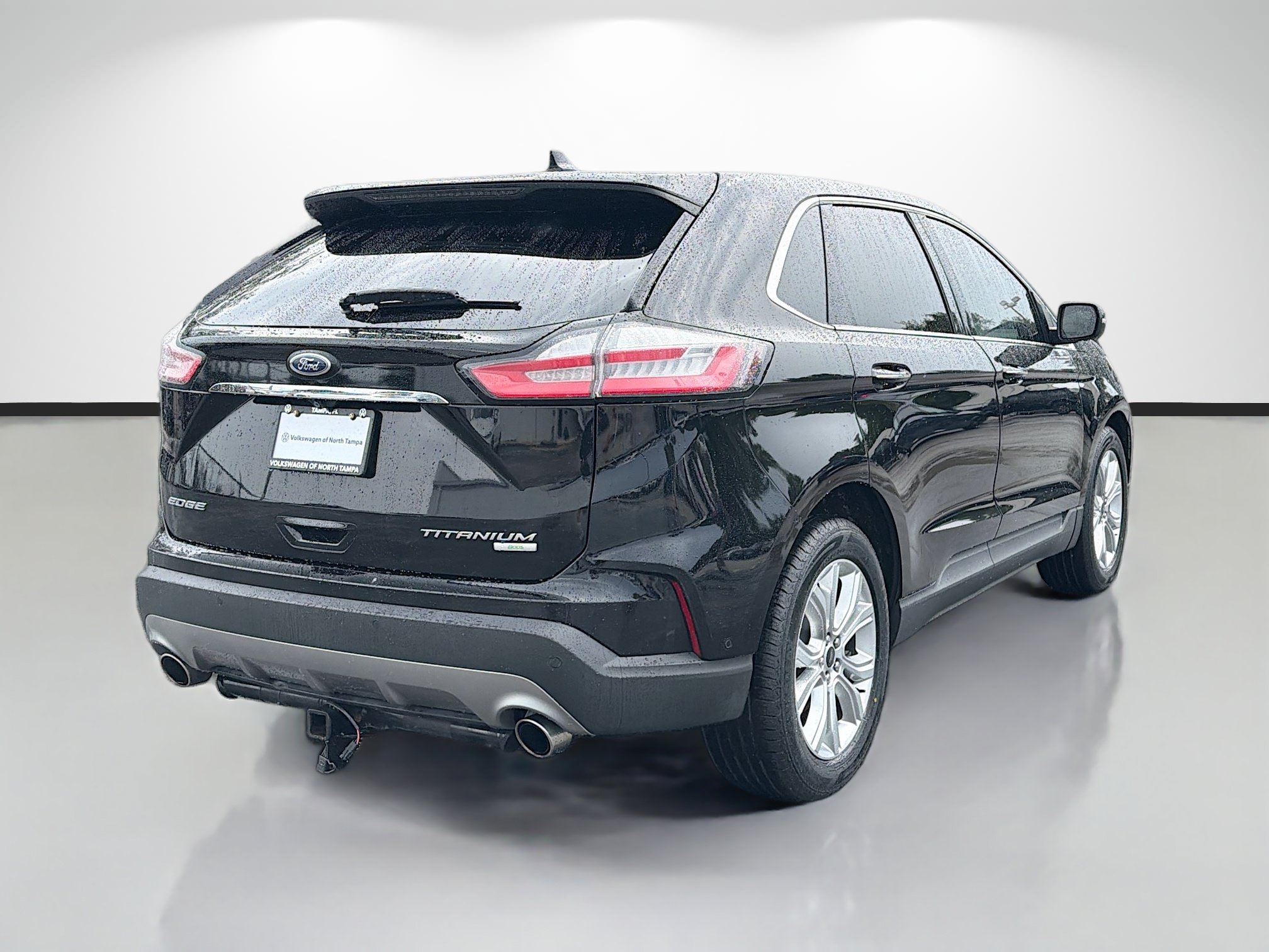 Used 2020 Ford Edge Titanium w/ Equipment Group 301A FWD image 3