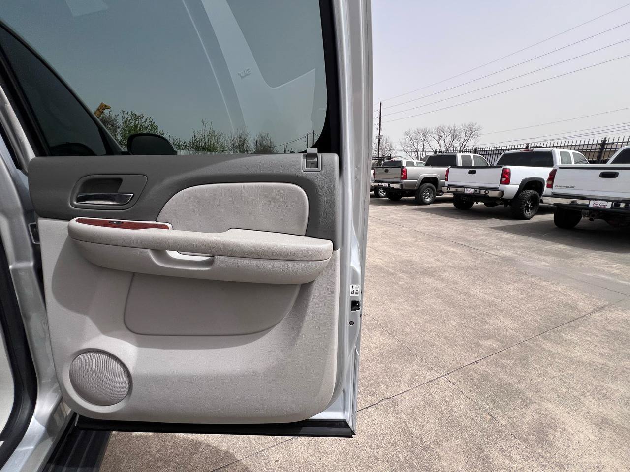 Used 2013 GMC Yukon XL SLT RWD image 33