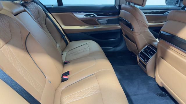 Used 2020 BMW 740i w/ Premium Package RWD image 16