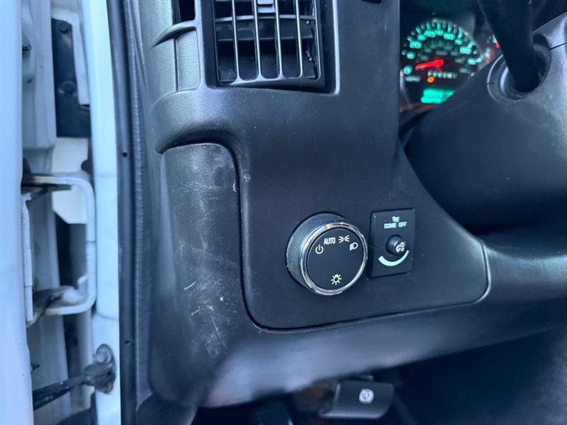 Used 2011 Chevrolet Express 2500 image 31