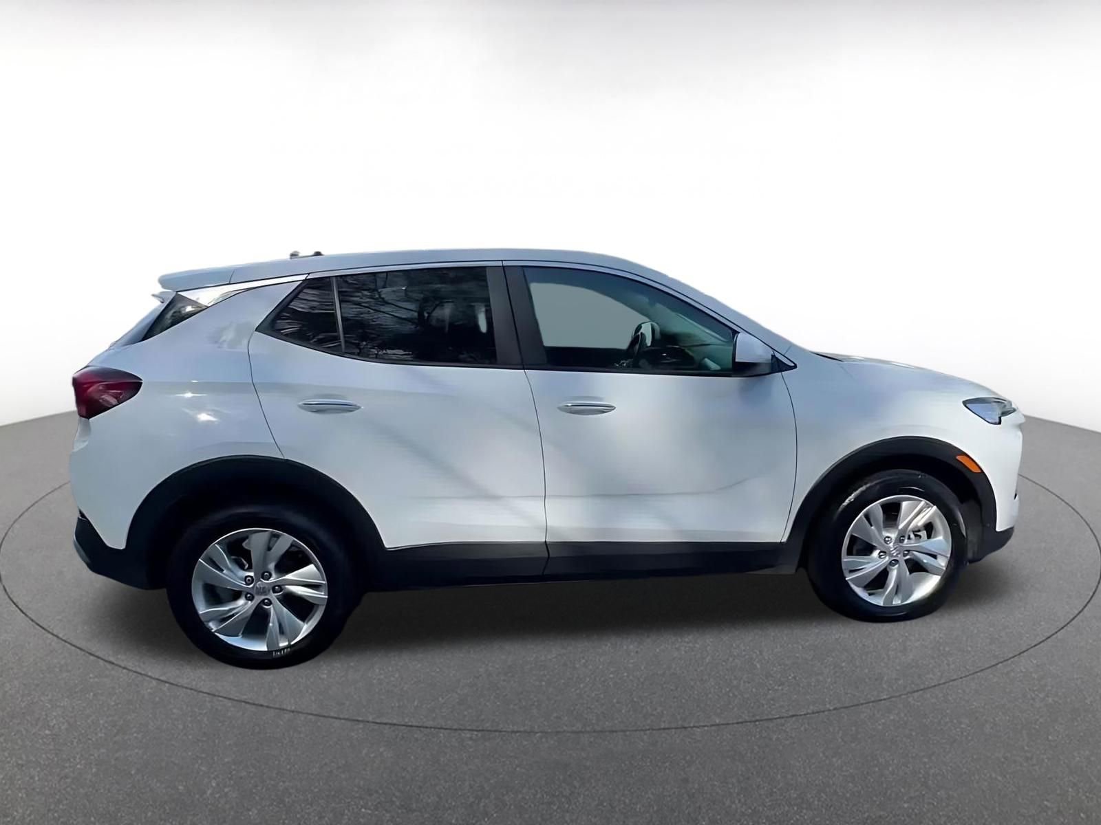 Used 2025 Buick Encore GX Preferred image 16