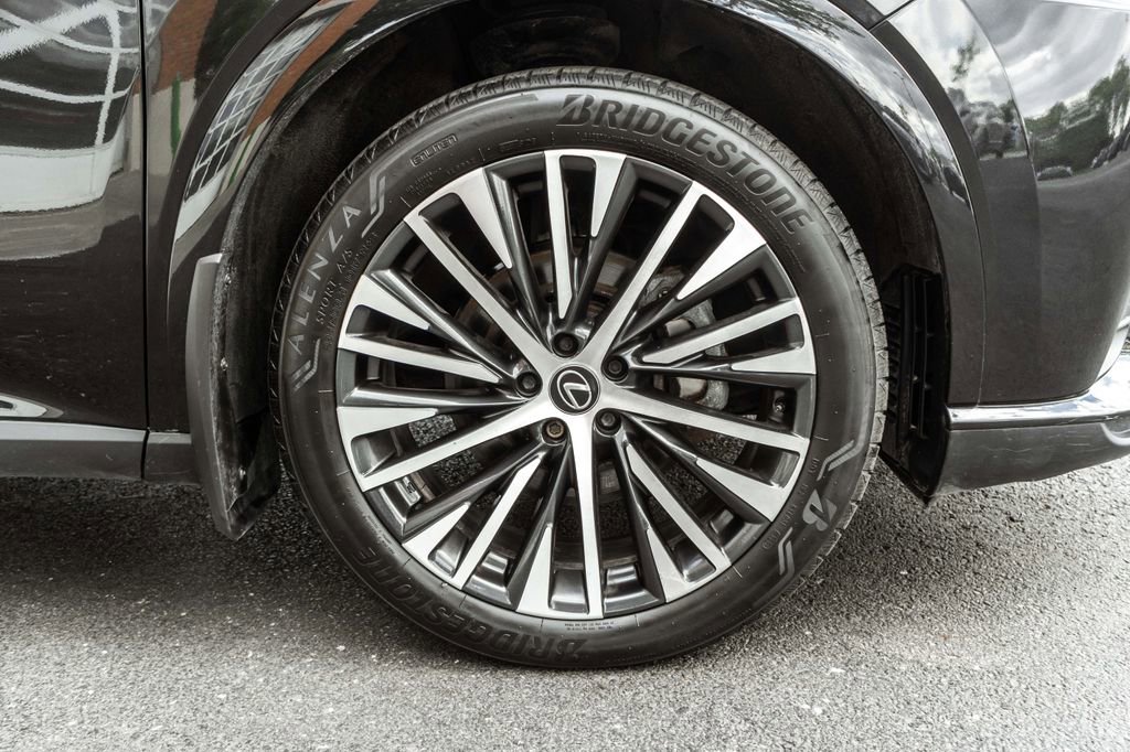 Used 2024 Lexus RX 350 AWD image 4