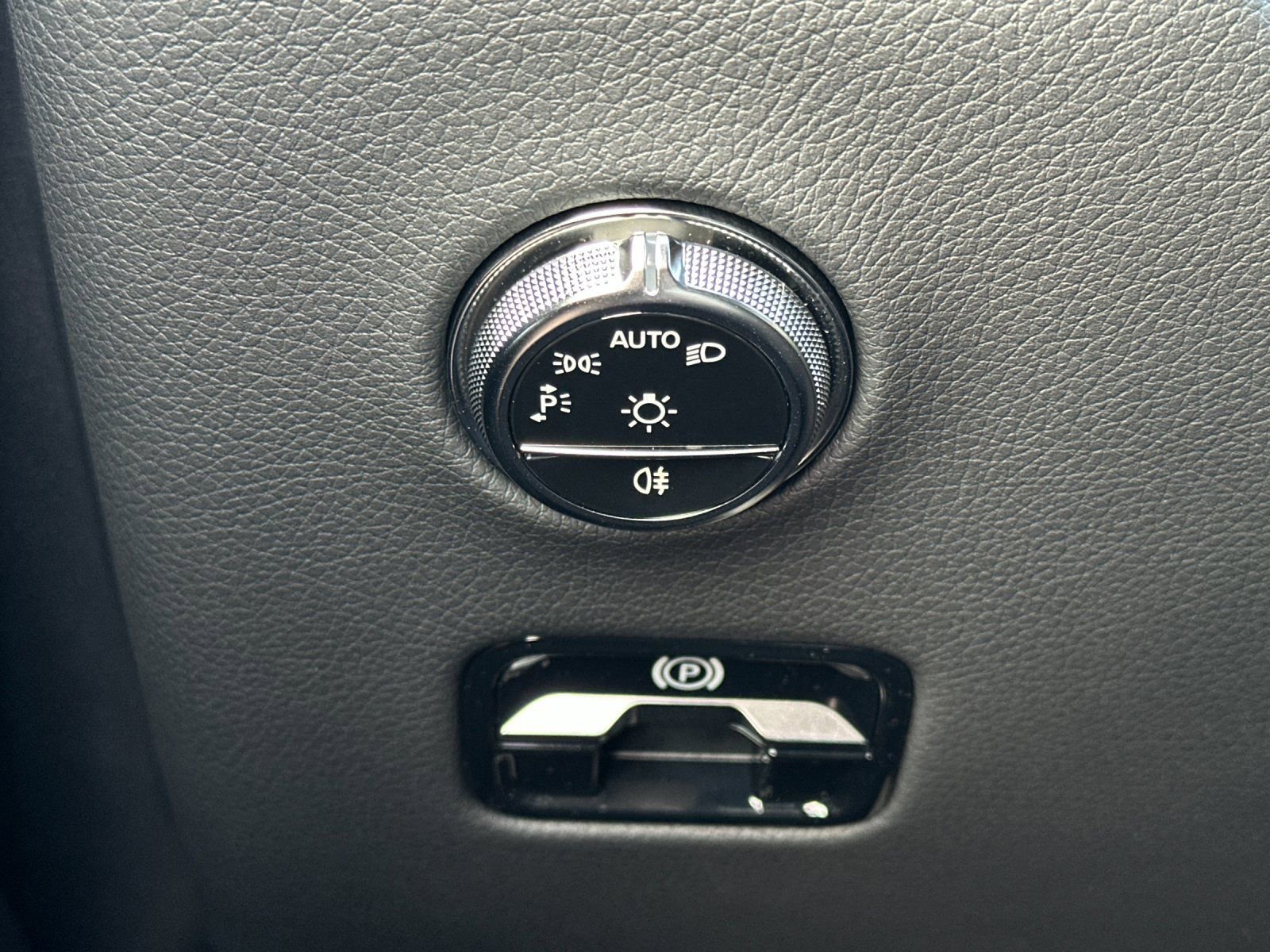 New 2026 Mercedes-Benz GLC 300 4MATIC image 23