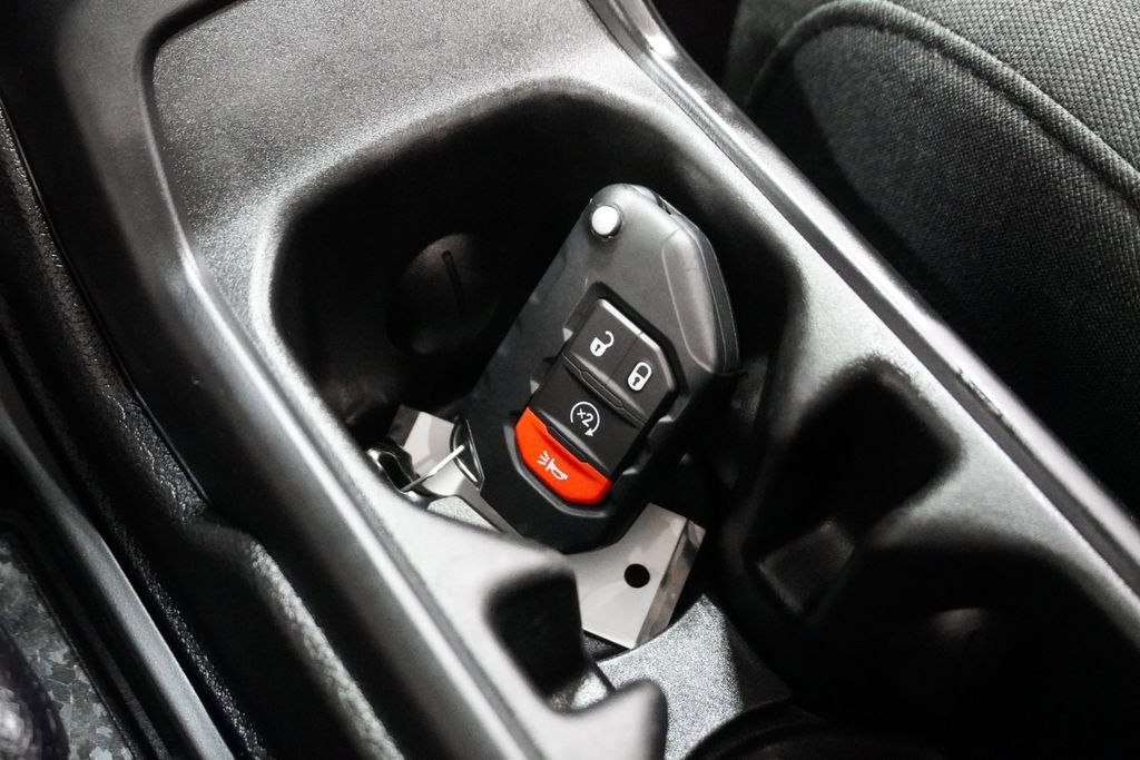 Certified 2025 Jeep Wrangler Unlimited Sahara w/ Safety Group image 30