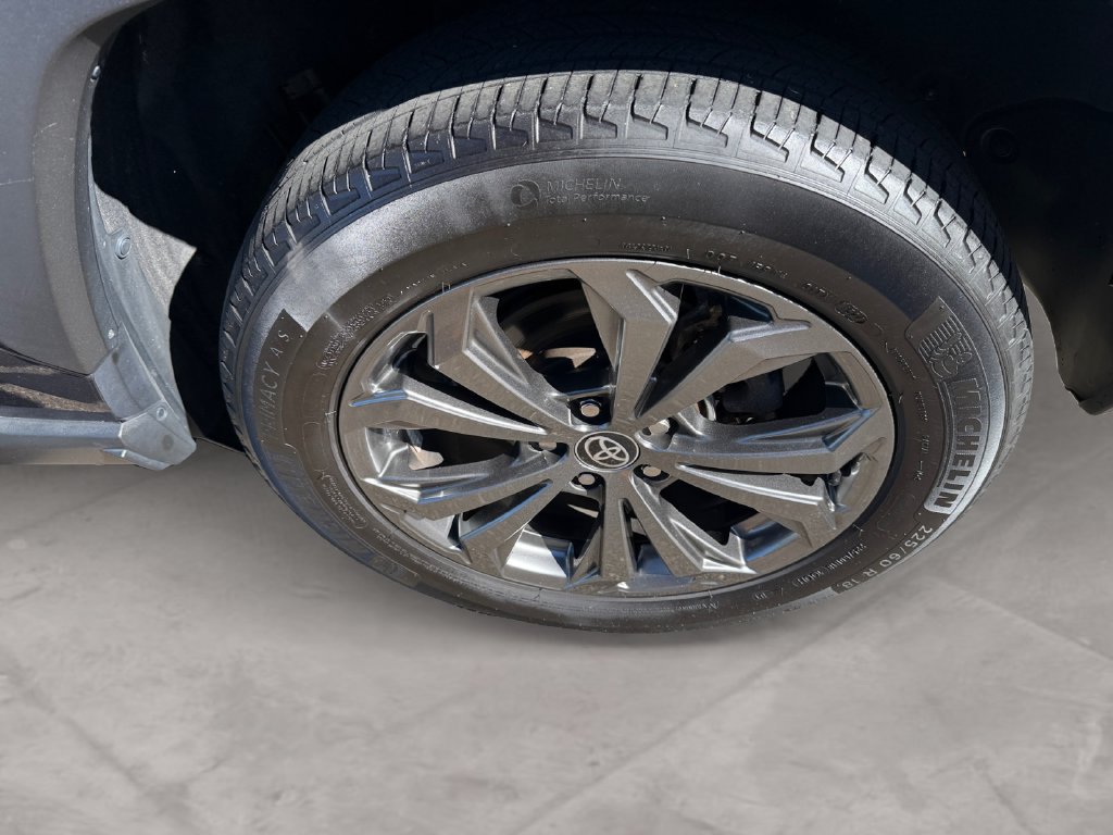Used 2022 Toyota RAV4 XLE Premium AWD/4WD image 14