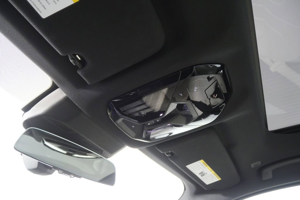 Certified 2023 BMW 760i xDrive w/ Executive Package image 25