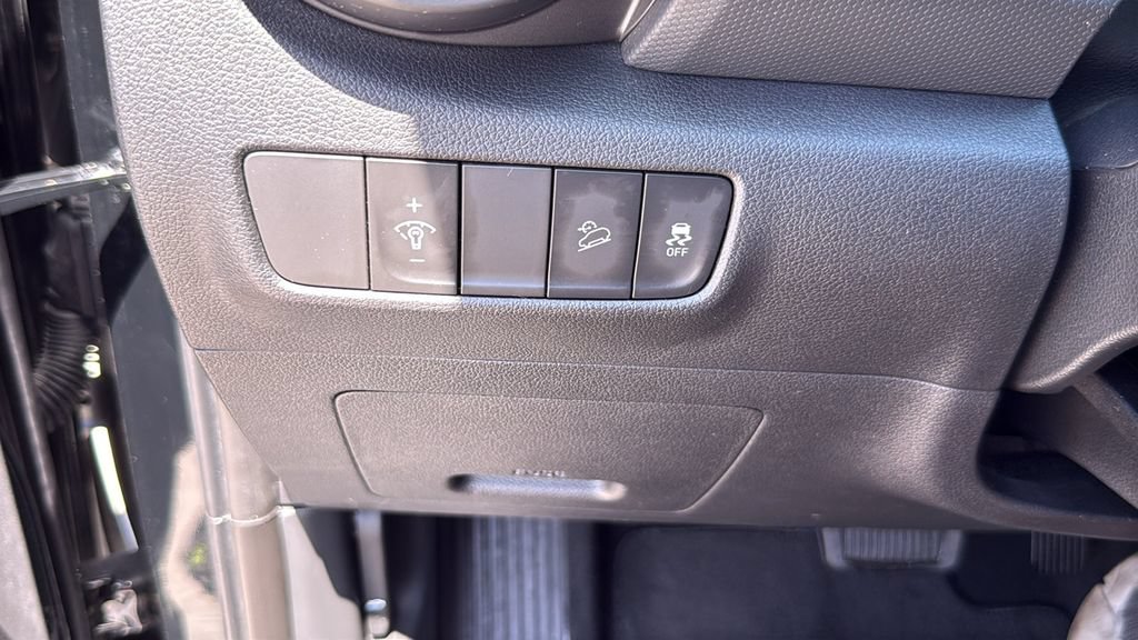 Used 2023 Hyundai Kona SEL FWD image 38