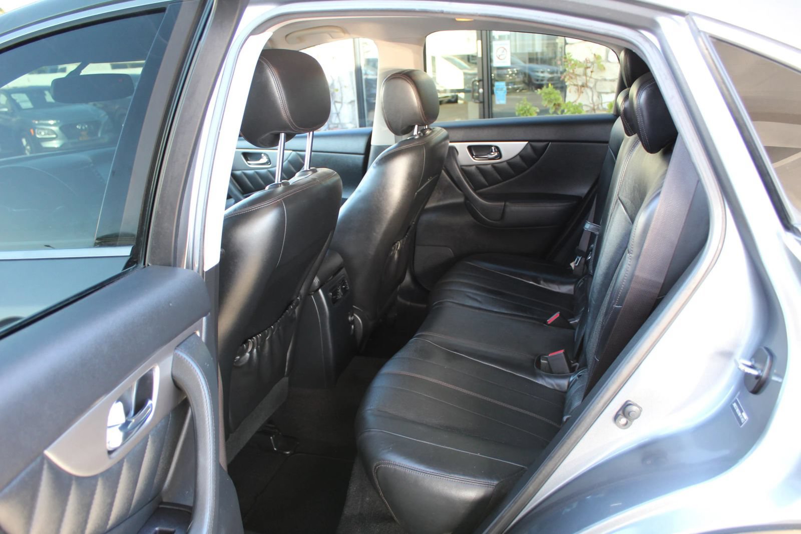 Used 2017 INFINITI QX70 2WD image 12