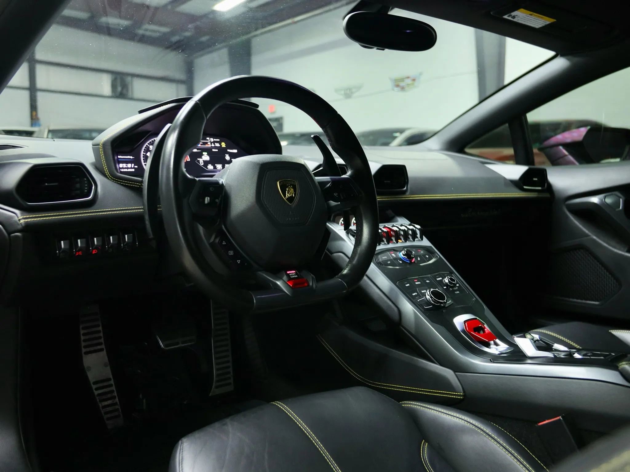 Used 2015 Lamborghini Huracan LP 610-4 image 40