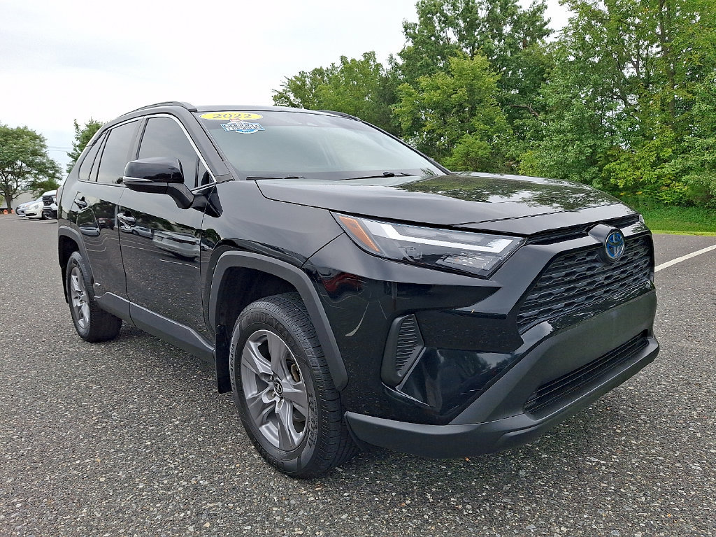Used 2022 Toyota RAV4 XLE w/ Convenience Package AWD/4WD image 9
