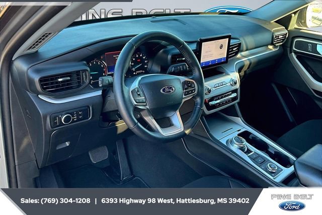 Used 2023 Ford Explorer XLT image 12