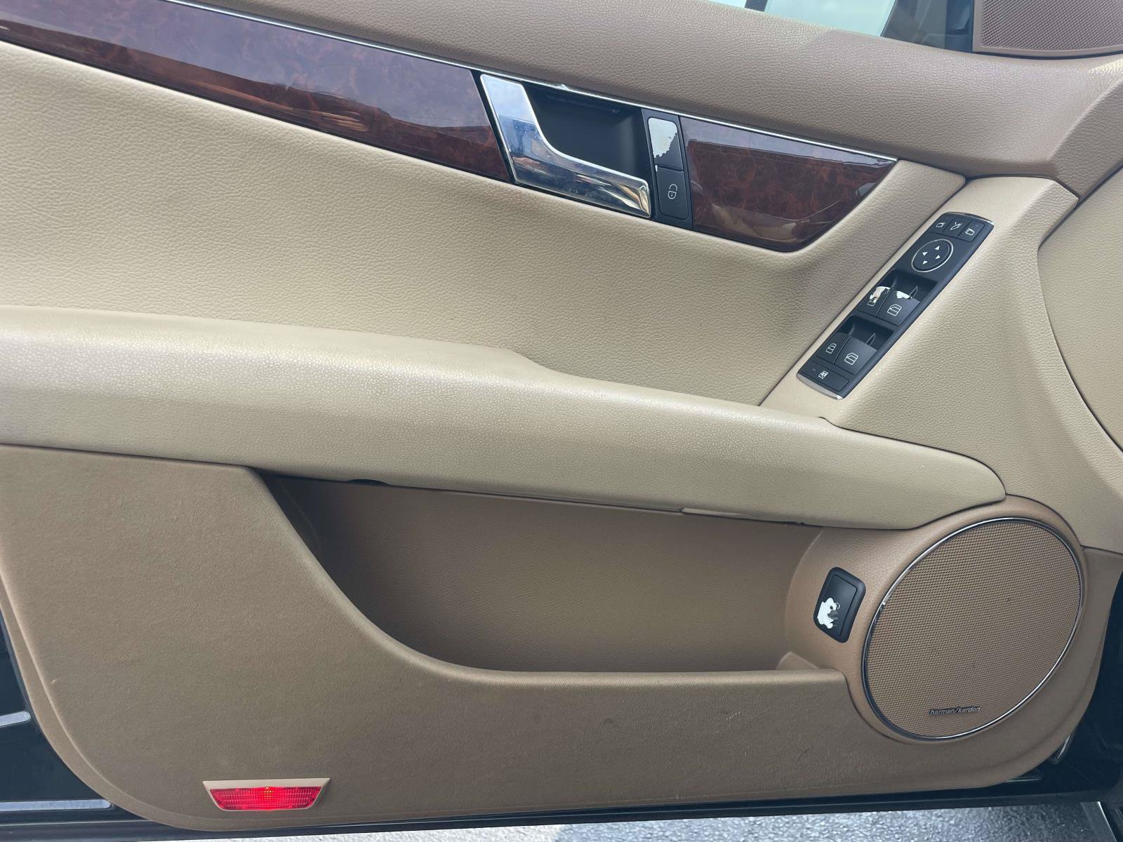 Used 2008 Mercedes-Benz C 300 Sedan image 15