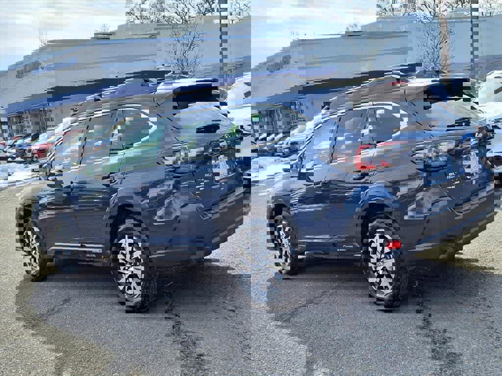 Used 2025 Subaru Outback Premium image 5