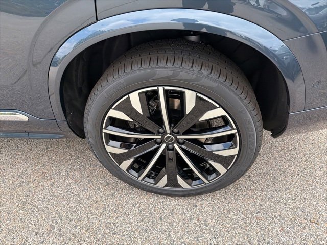 New 2026 Volvo XC90 B6 Plus w/ Protection Package Premier image 6