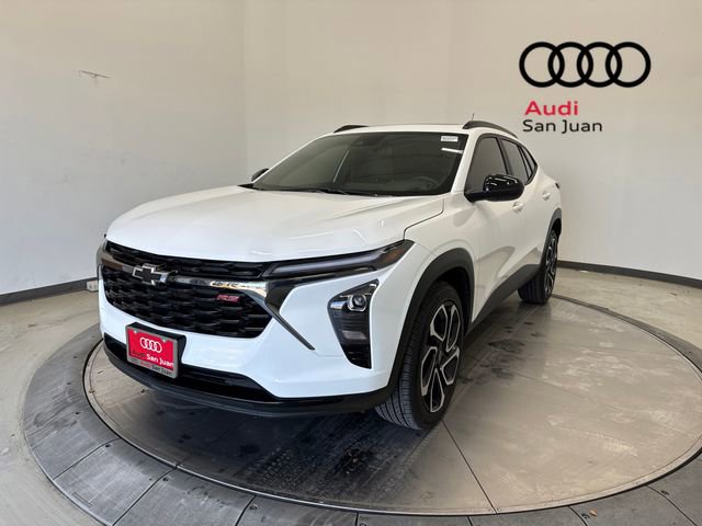 Used 2025 Chevrolet Trax RS w/ Sunroof Package image 3