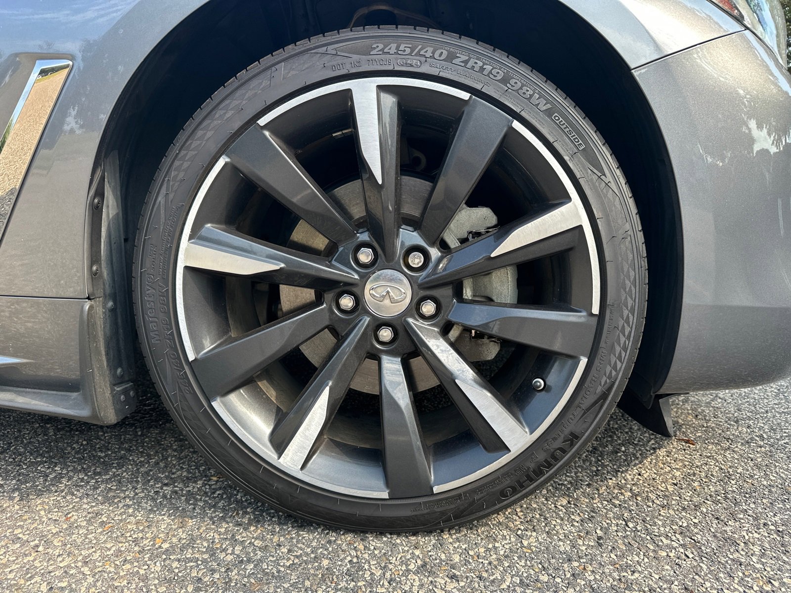 Used 2017 INFINITI Q60 w/ Premium Plus Package 2.0T image 12