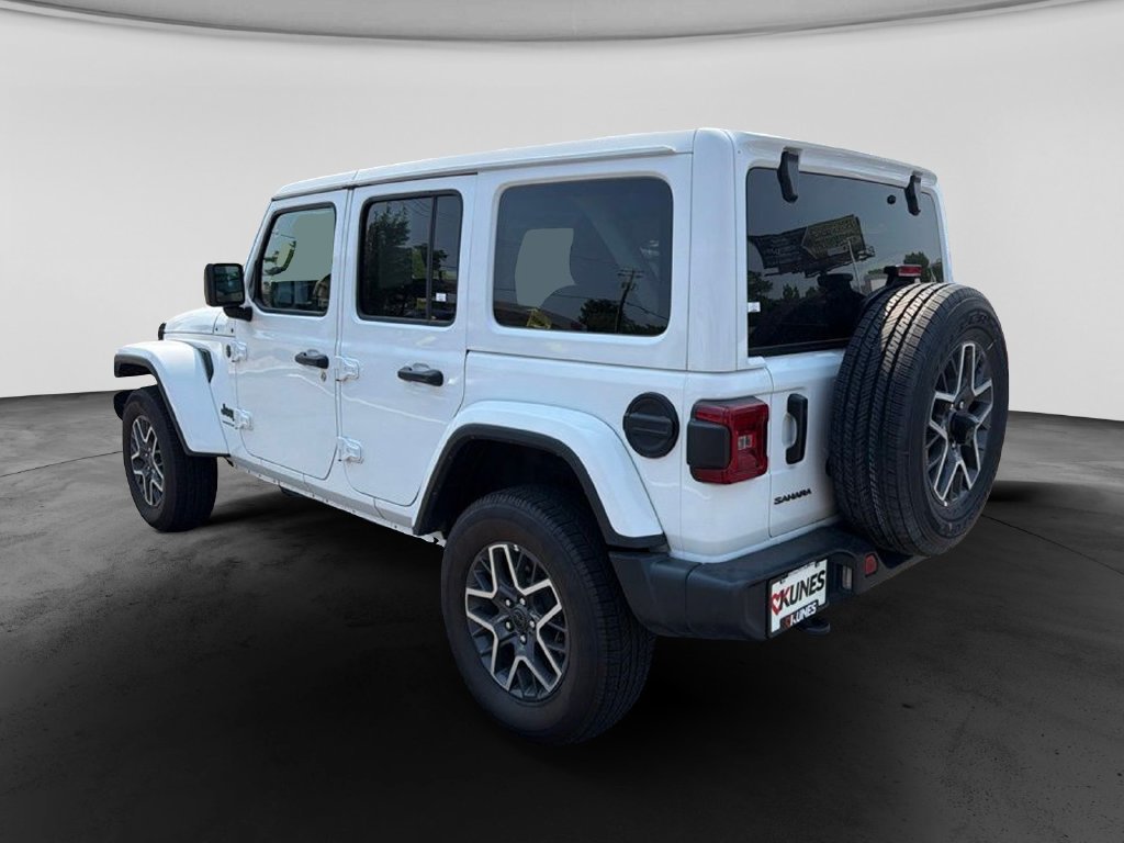 Used 2025 Jeep Wrangler Unlimited Sahara AWD/4WD image 7