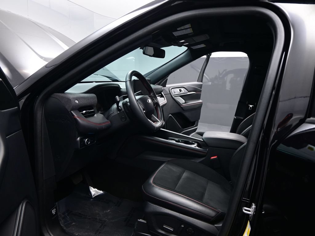 Used 2025 Ford Explorer ST AWD/4WD image 8