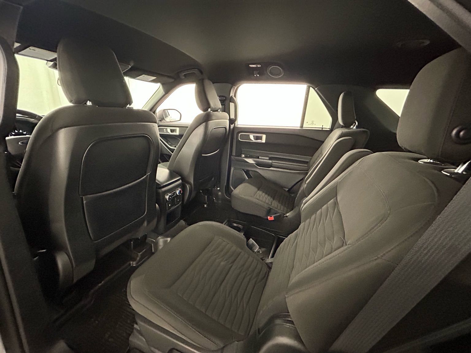 Used 2020 Ford Explorer XLT image 33