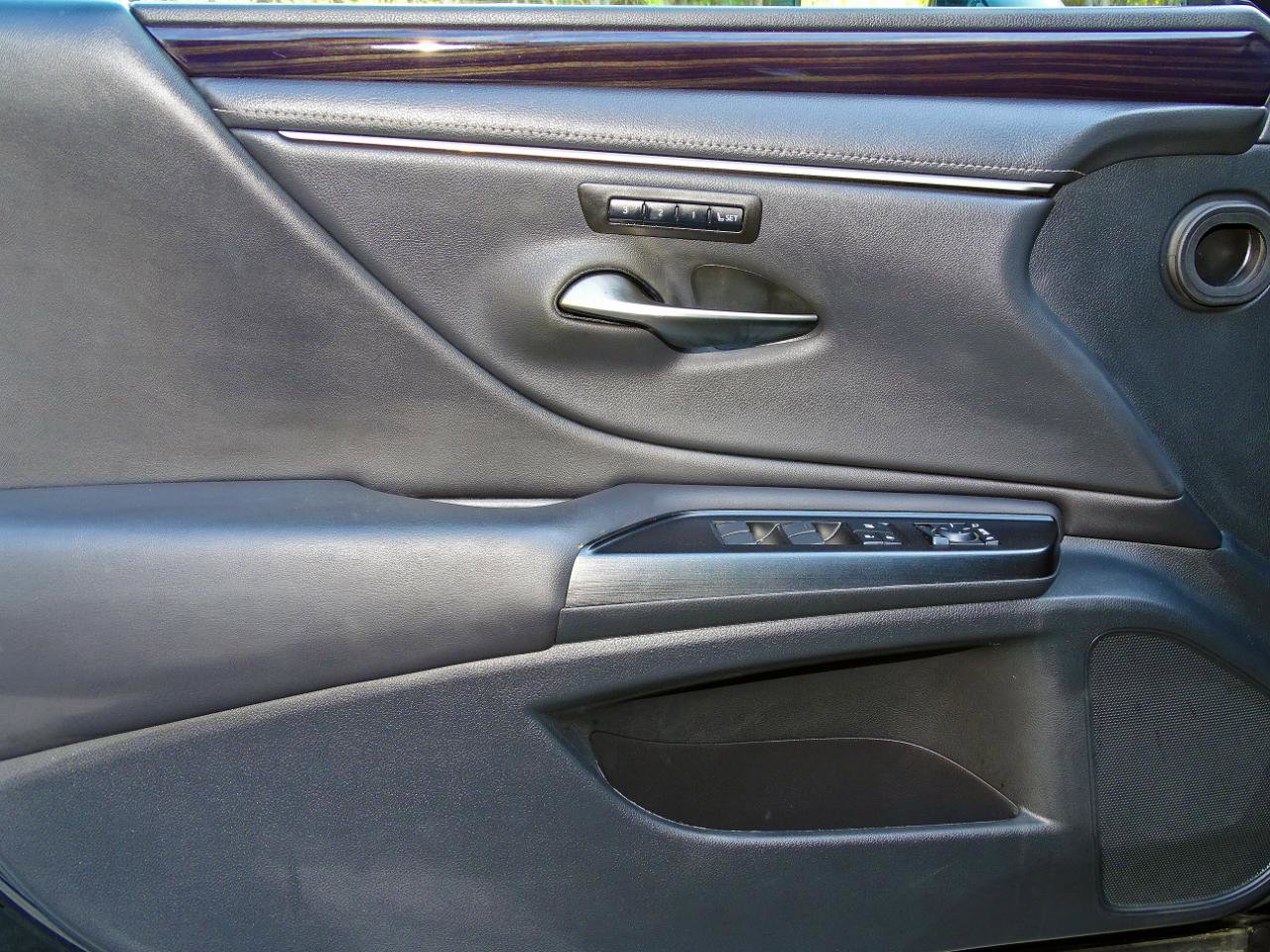 Used 2020 Lexus ES 350 w/ Premium Package image 13