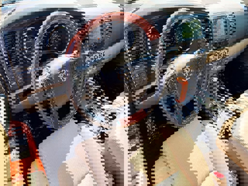 Used 2021 Toyota Sequoia Platinum AWD/4WD image 29