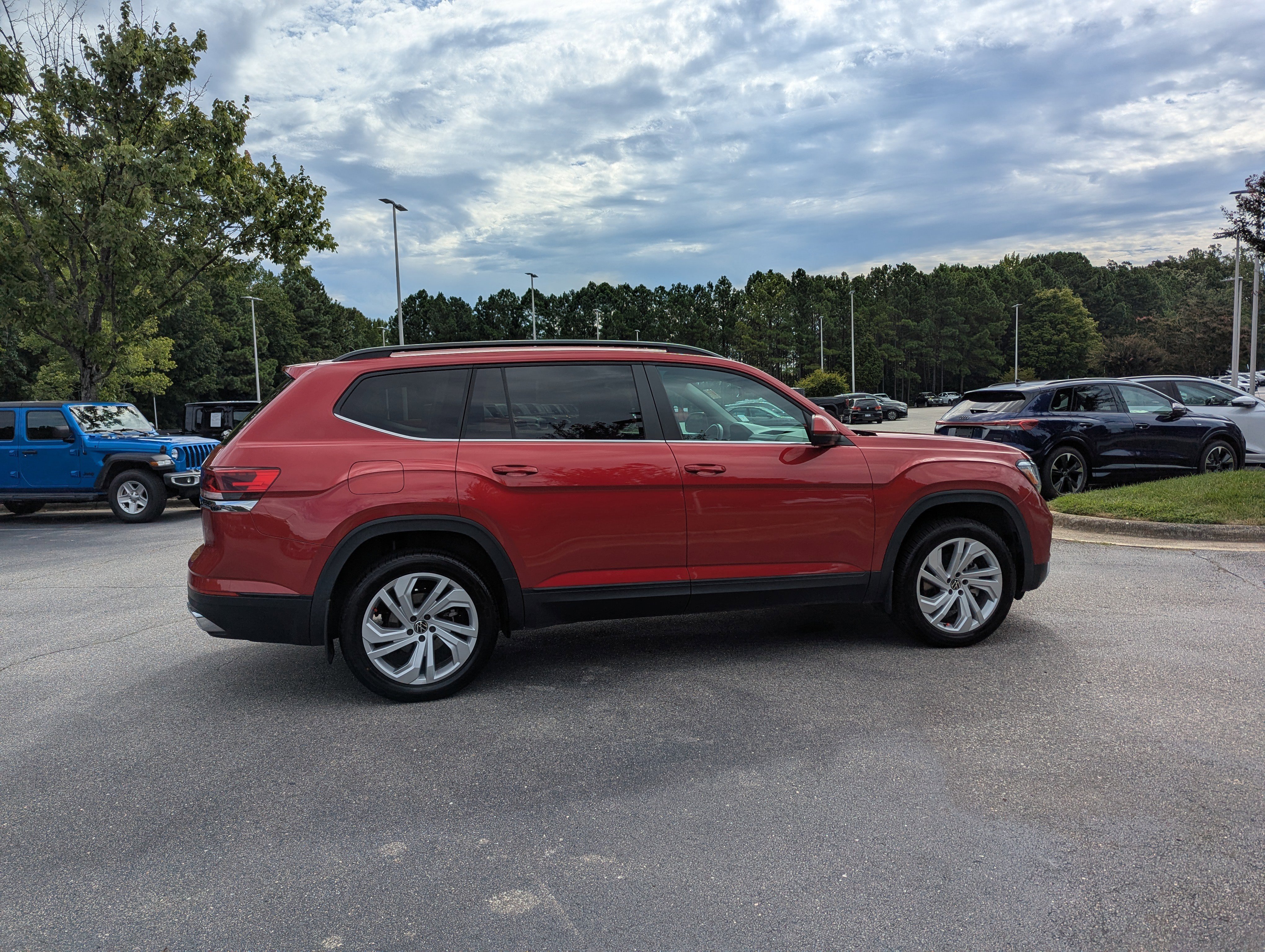 Used 2021 Volkswagen Atlas SE image 4