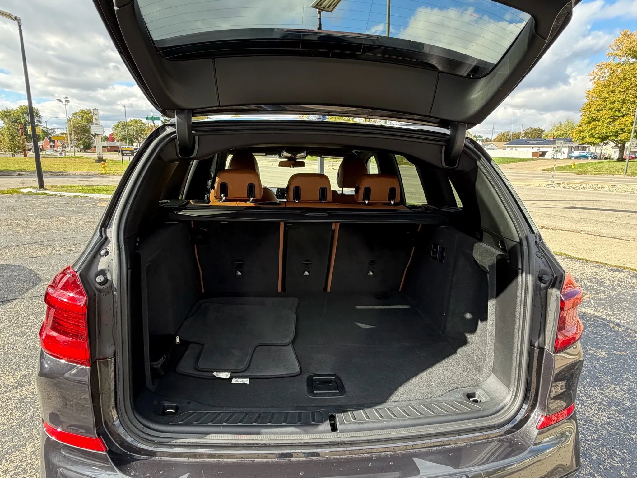 Used 2018 BMW X3 M40i w/ Premium Package Essential image 9