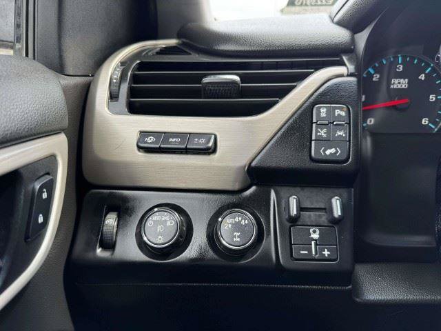 Used 2018 GMC Yukon XL Denali w/ Denali Ultimate Package AWD/4WD image 25