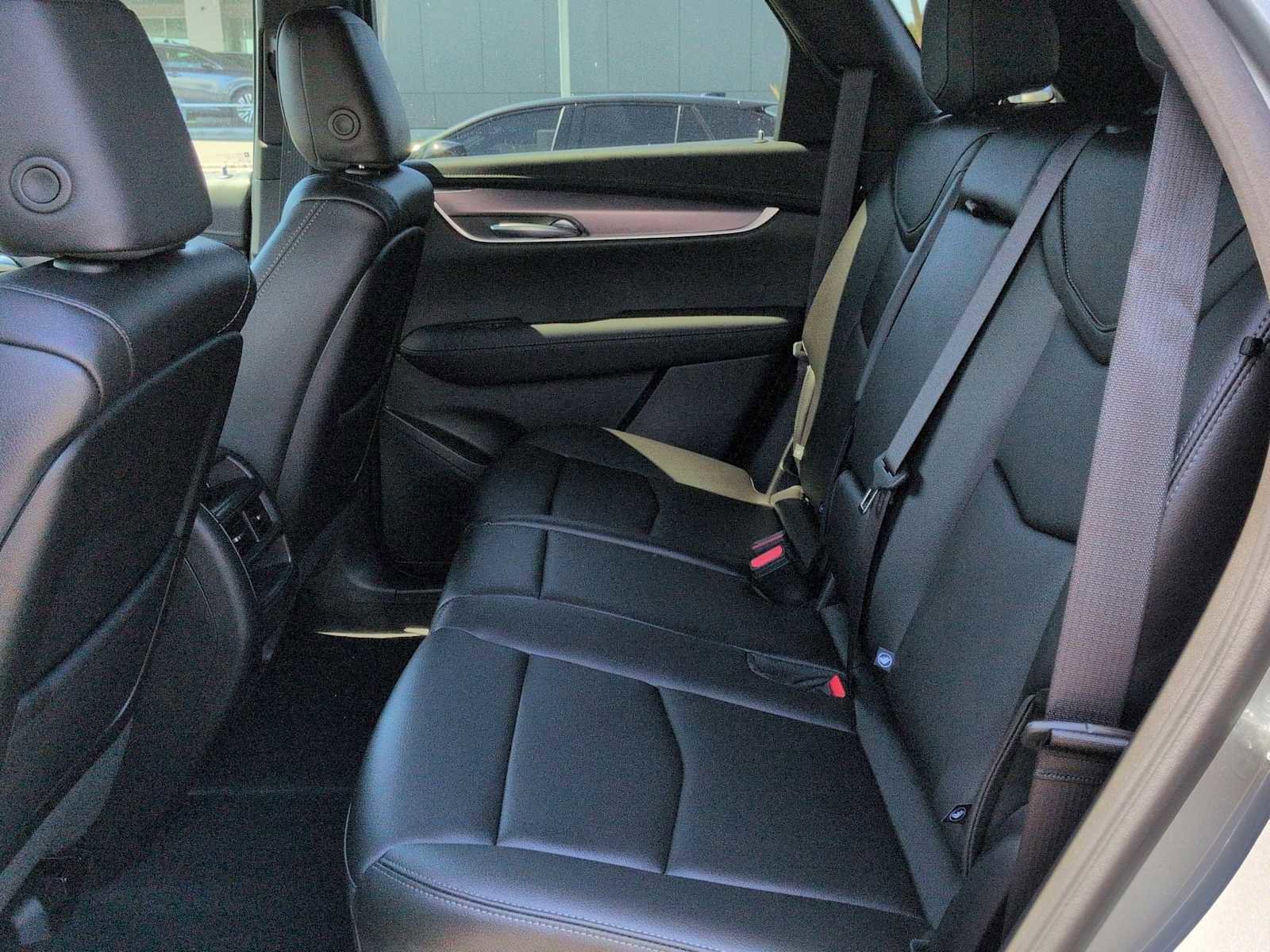 New 2025 Cadillac XT5 Luxury image 22