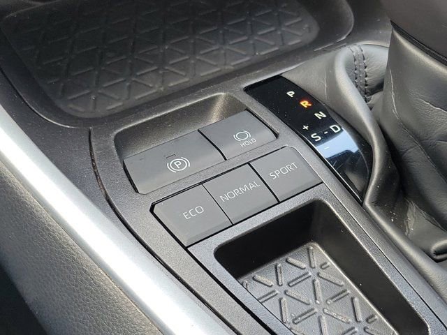 Used 2023 Toyota RAV4 XLE Premium image 25