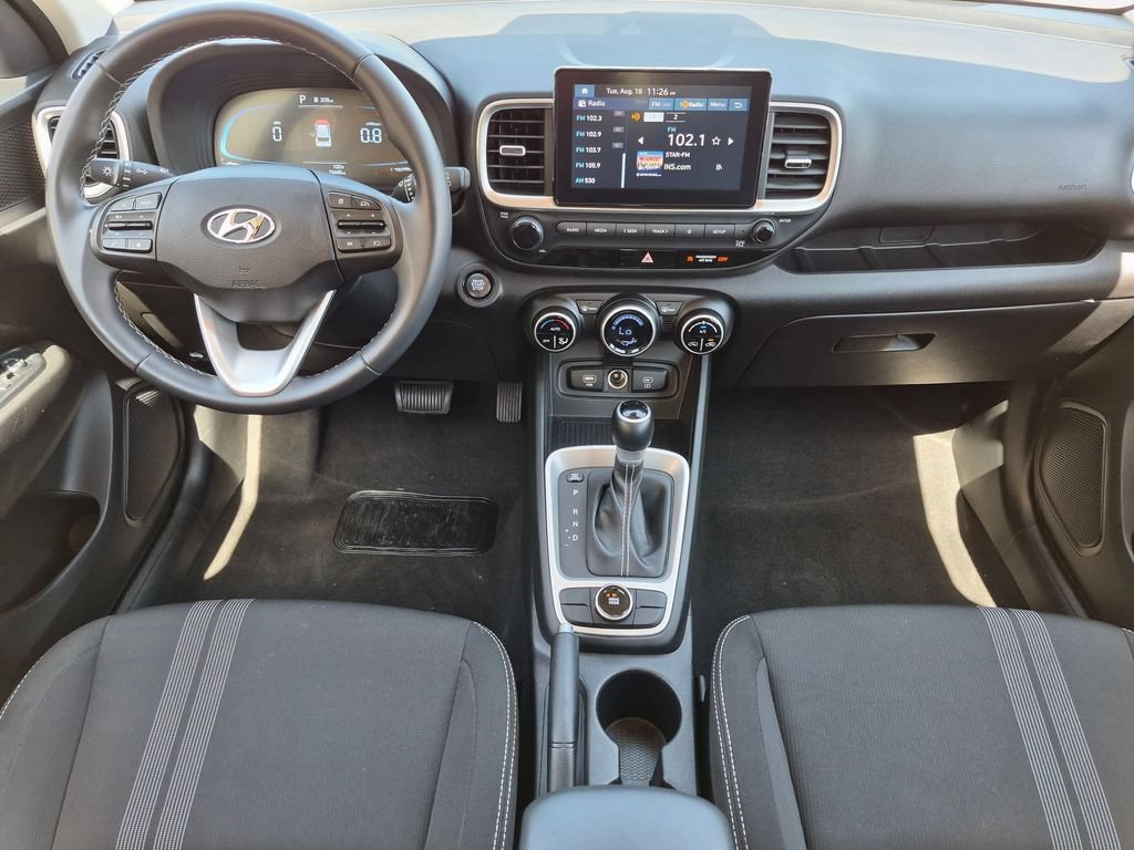 Used 2025 Hyundai Venue SEL FWD image 25