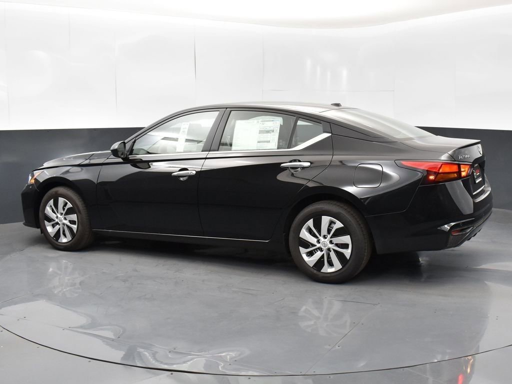 Used 2025 Nissan Altima 2.5 S image 5