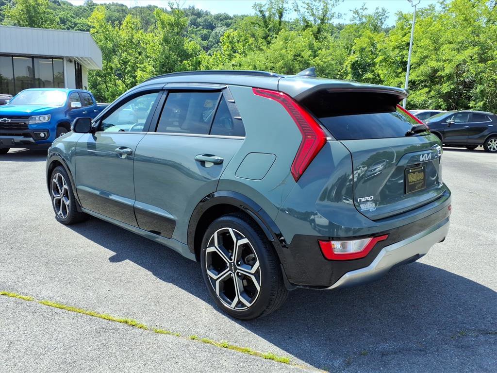 Used 2025 Kia Niro EX Touring FWD image 3