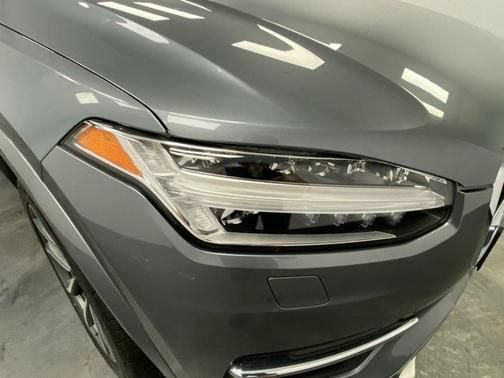 Used 2017 Volvo XC90 T6 Momentum w/ Vision Package AWD/4WD image 10