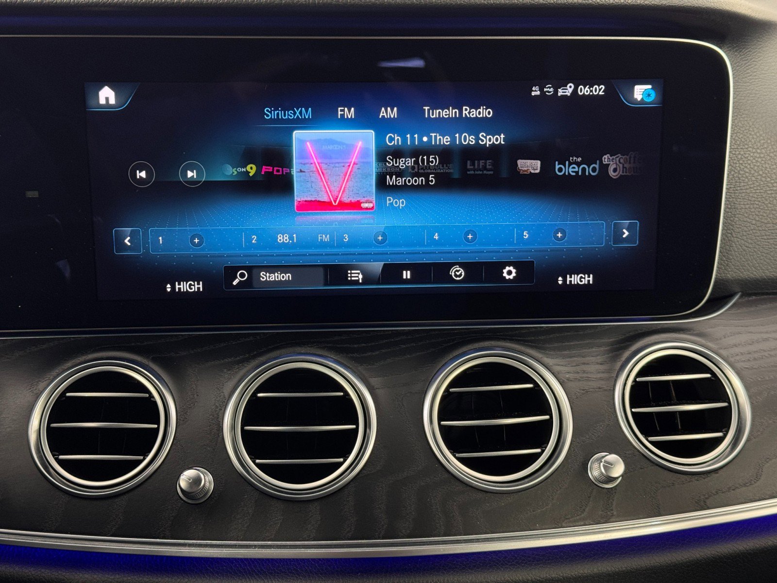 Used 2021 Mercedes-Benz E 350 Sedan w/ Premium Package image 26