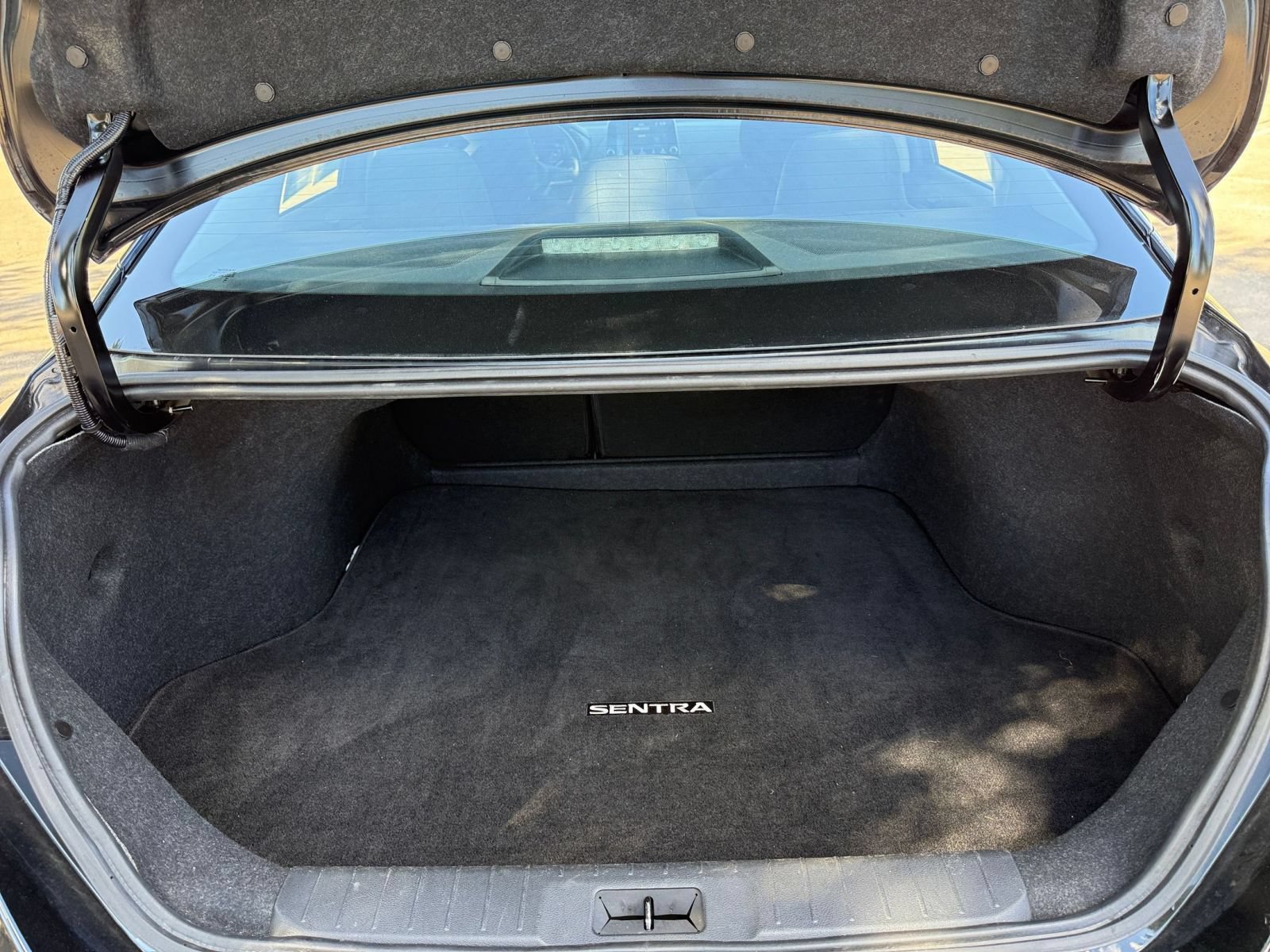 Used 2025 Nissan Sentra SV FWD image 31
