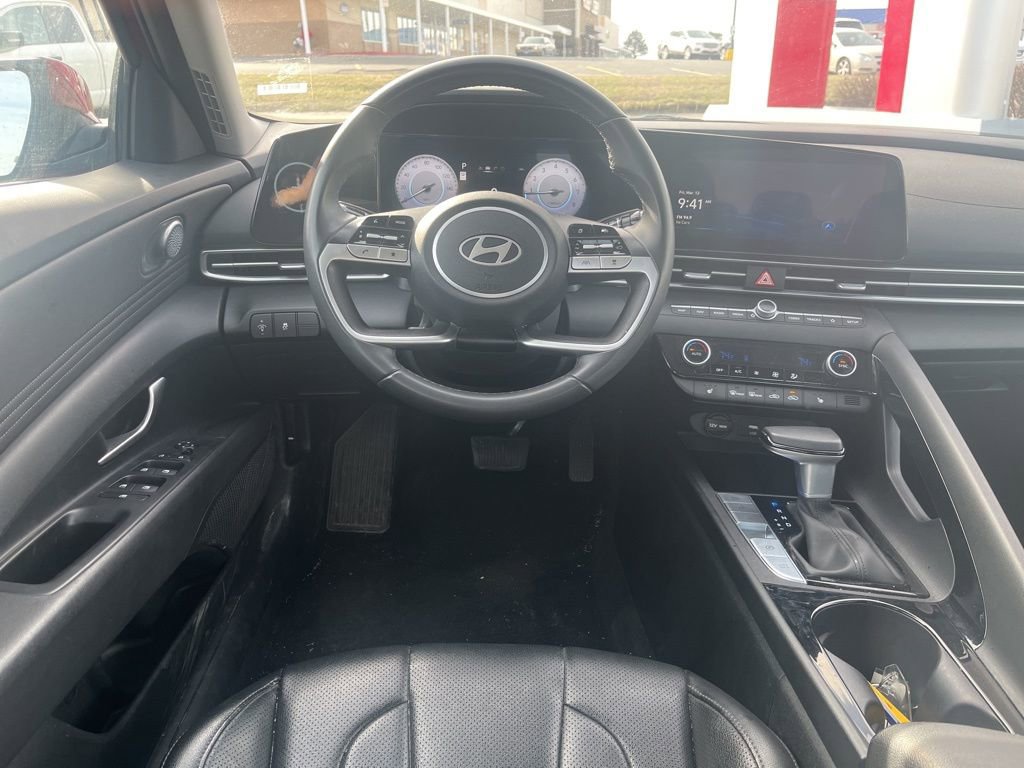 Used 2025 Hyundai Elantra Limited image 26