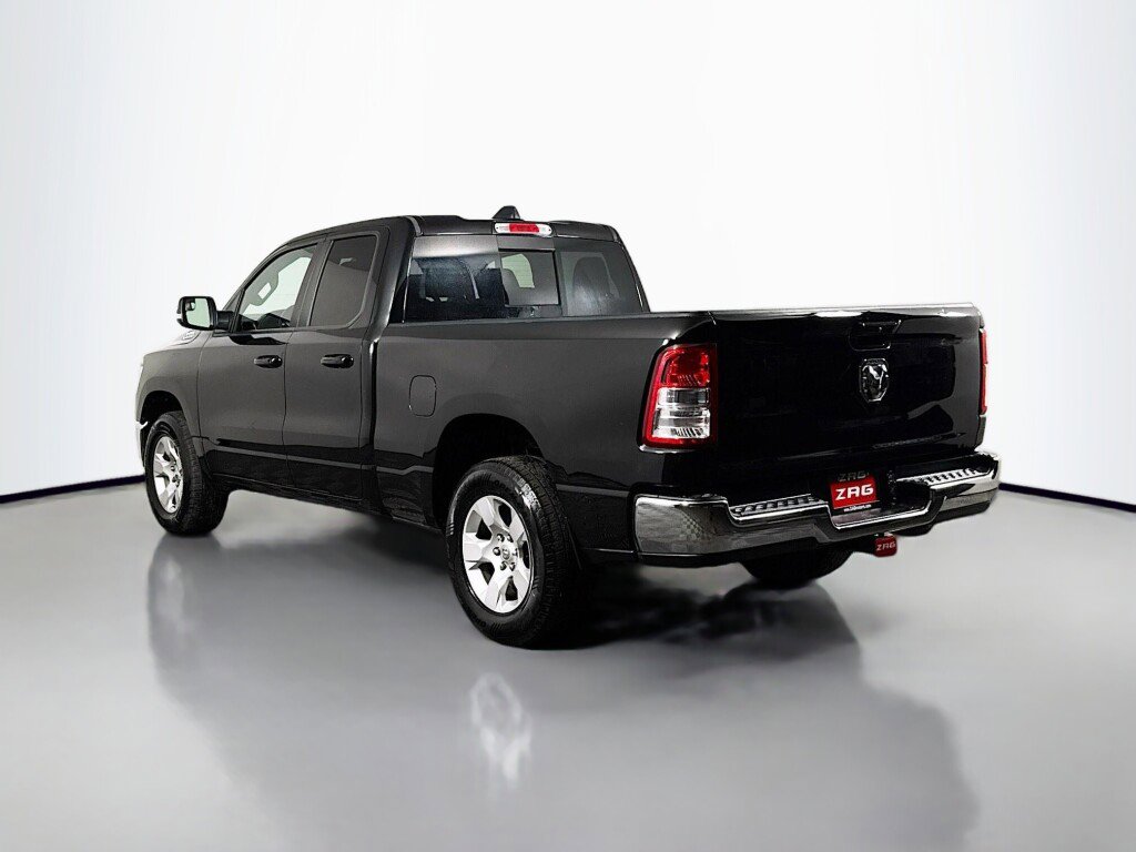 Used 2022 RAM 1500 Big Horn AWD/4WD image 3