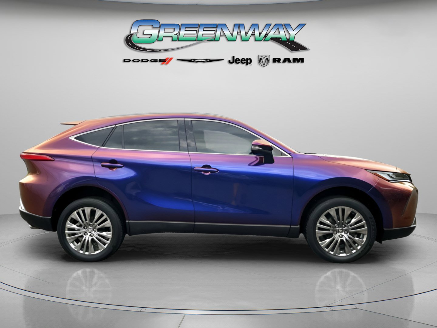 Used 2024 Toyota Venza Limited image 4