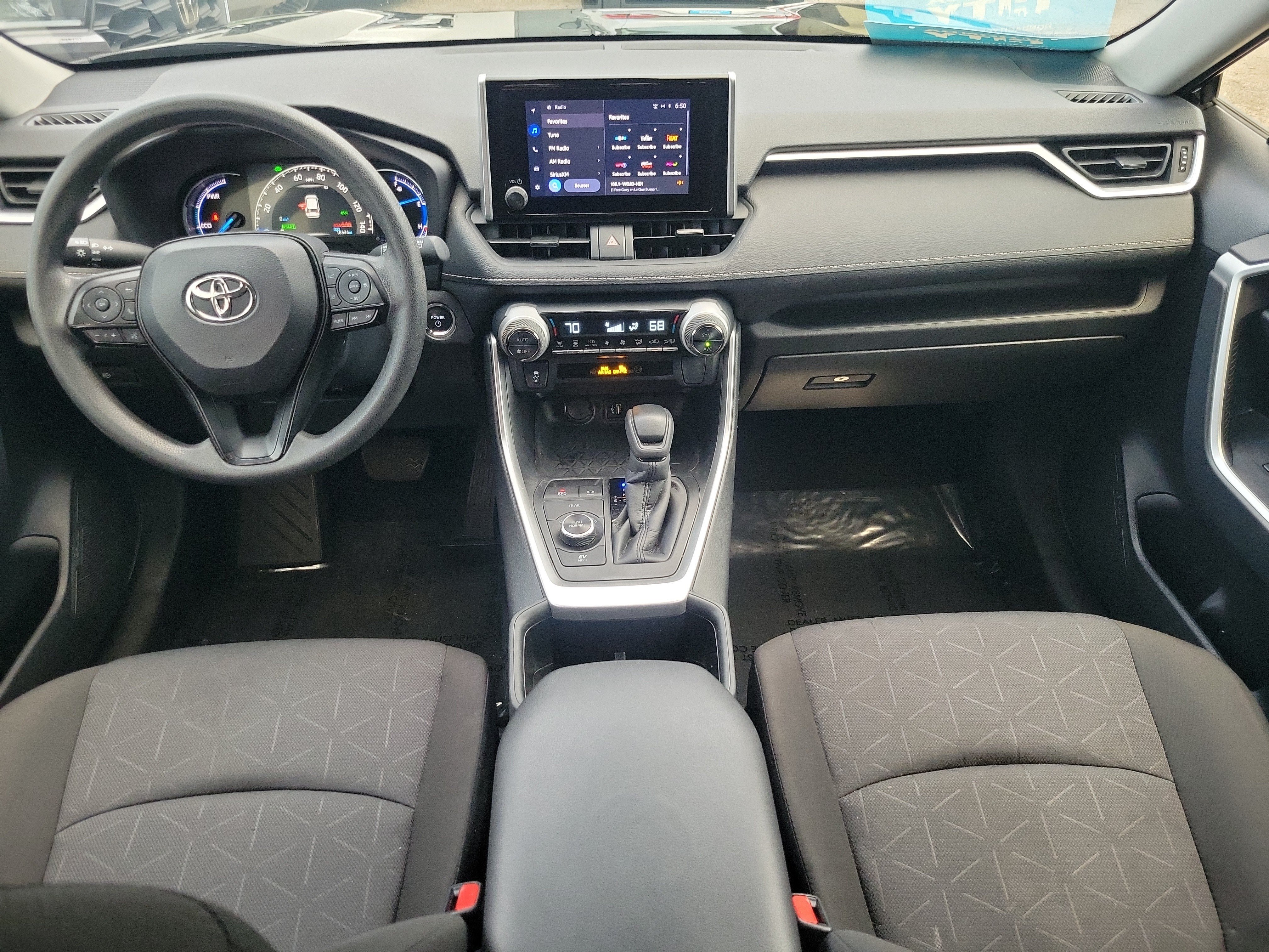 Used 2025 Toyota RAV4 XLE AWD/4WD image 13