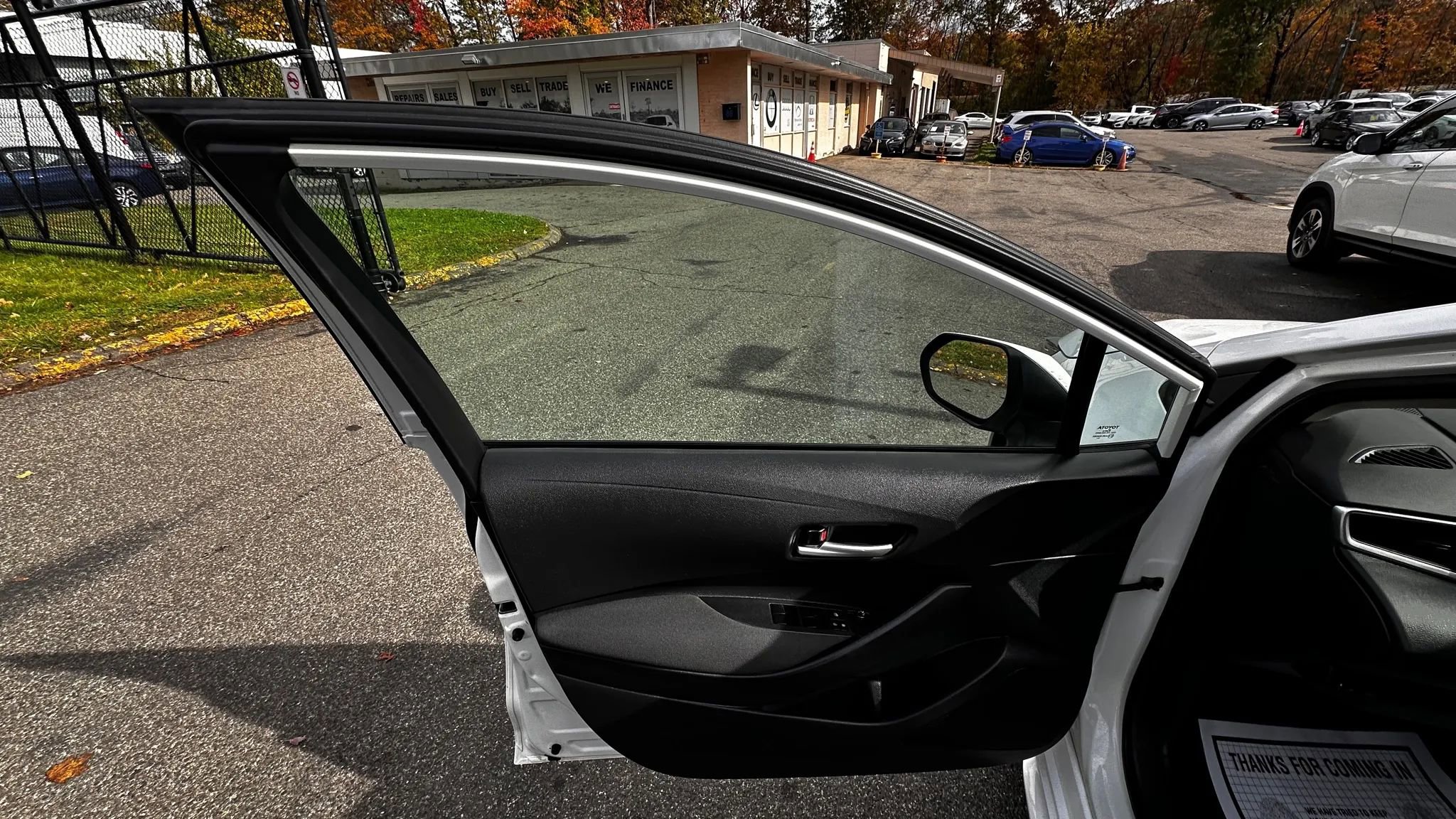 Used 2021 Toyota Corolla LE w/ LE Convenience Package FWD image 21
