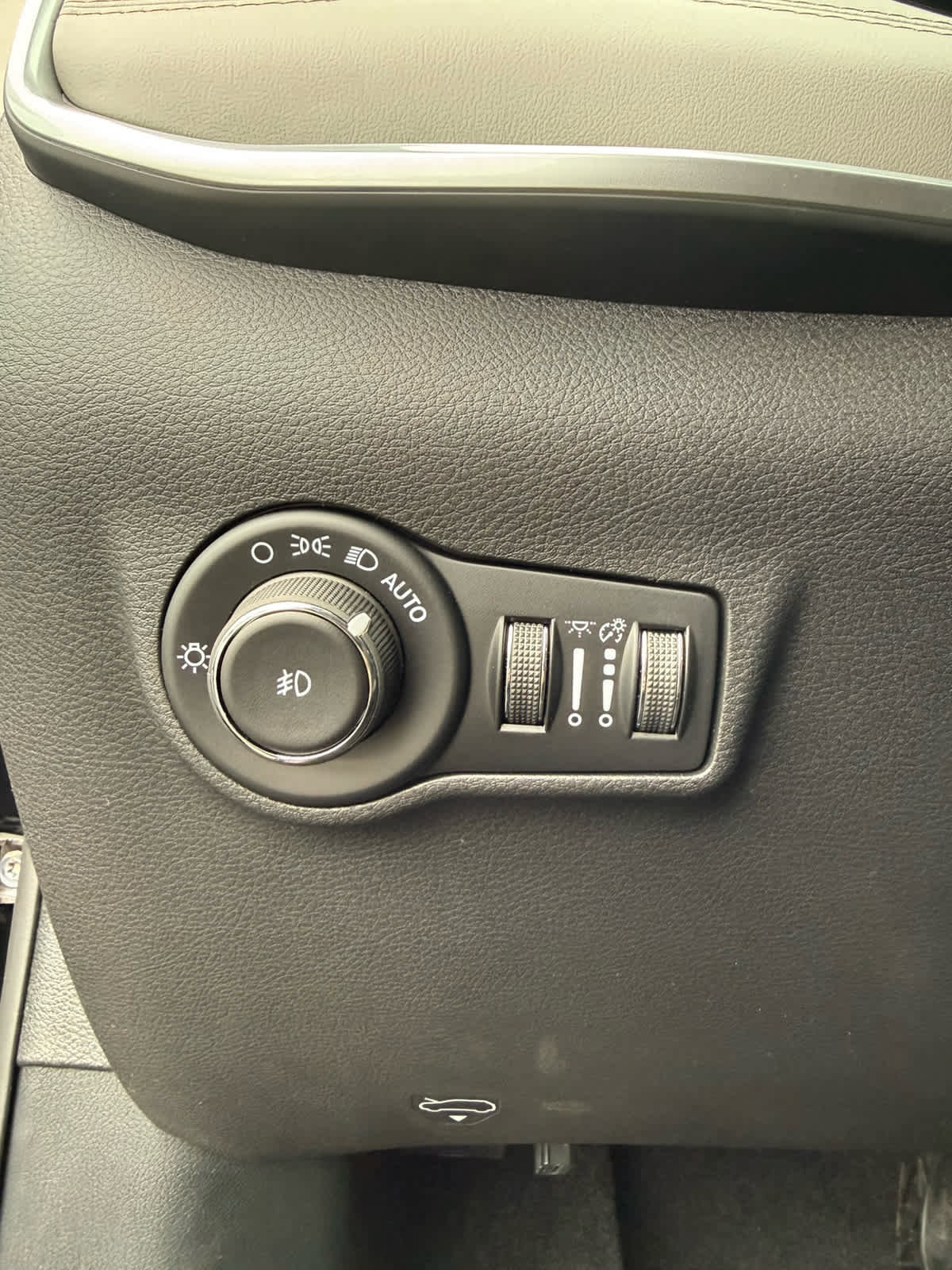 New 2026 Jeep Compass Limited AWD/4WD image 17