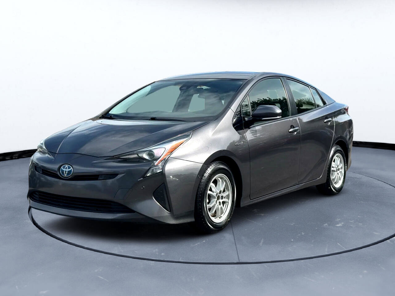 Used 2018 Toyota Prius Two image 3