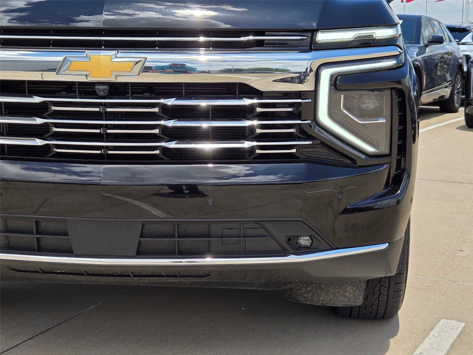 Used 2026 Chevrolet Suburban Premier w/ Sun And Tow Package AWD/4WD image 6