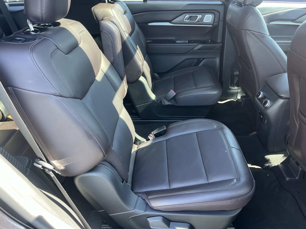 Used 2025 Ford Explorer Platinum image 22