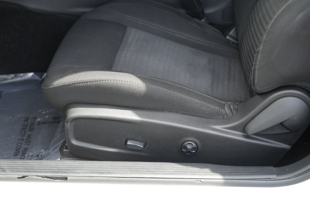 Used 2018 Dodge Challenger SXT RWD image 17