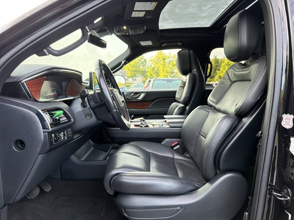 Used 2024 Lincoln Navigator Reserve AWD/4WD image 10