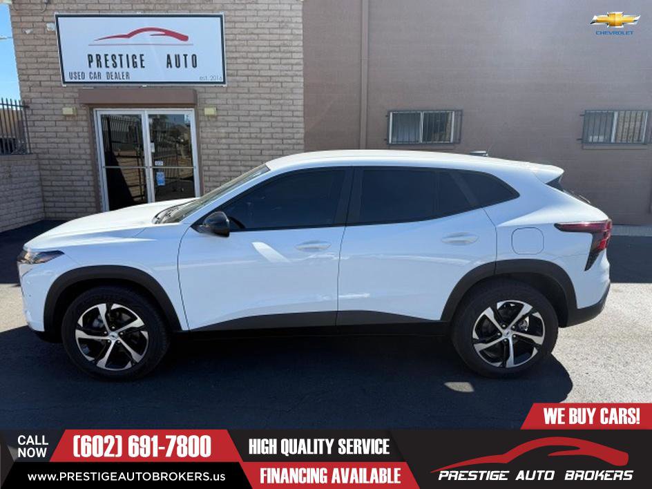 Used 2024 Chevrolet Trax RS FWD image 3